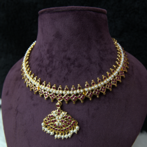 AD 005 Ruby red & Pearls Addige