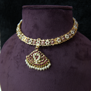 AD 007 Pearls & Ruby red addige