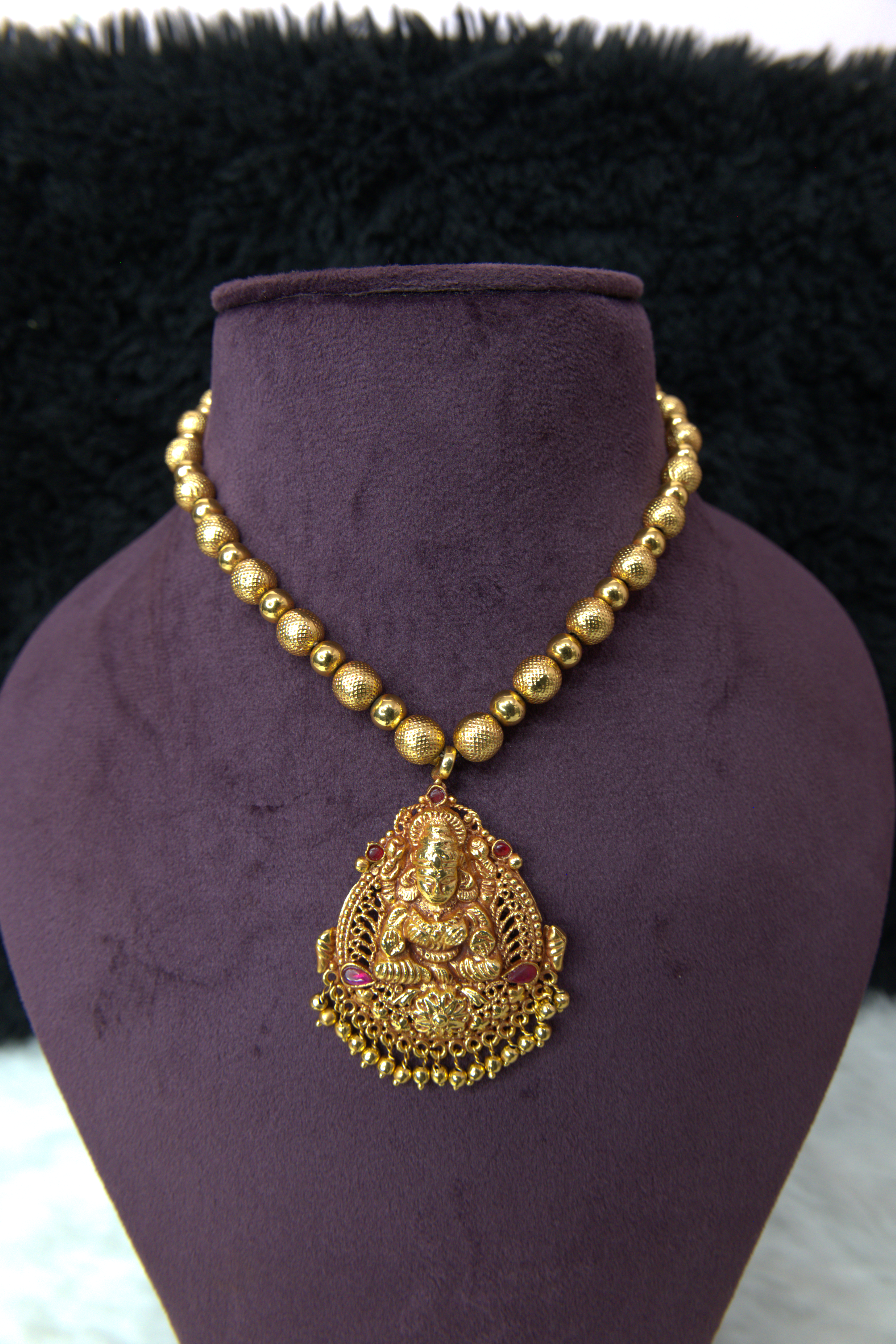 SN 026 Ball Necklace with Pendant