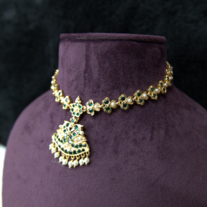 AD 020 Green & pearls Addige with Earrings