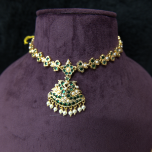 SH 048 Green Stone & Pearls Necklace